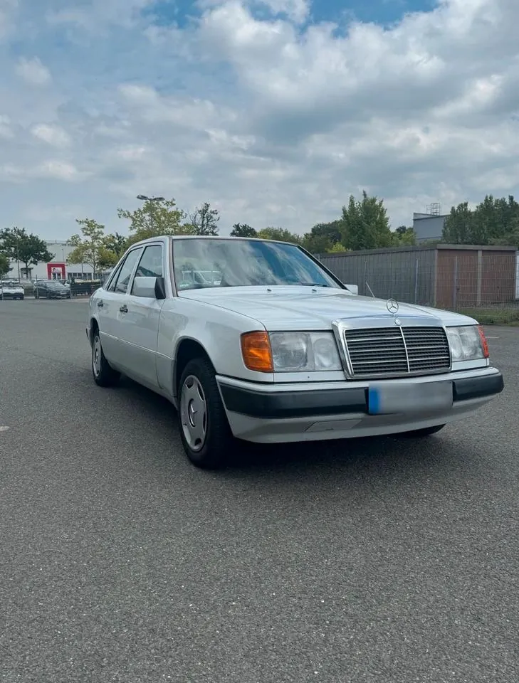 Mercedes-Benz 200D