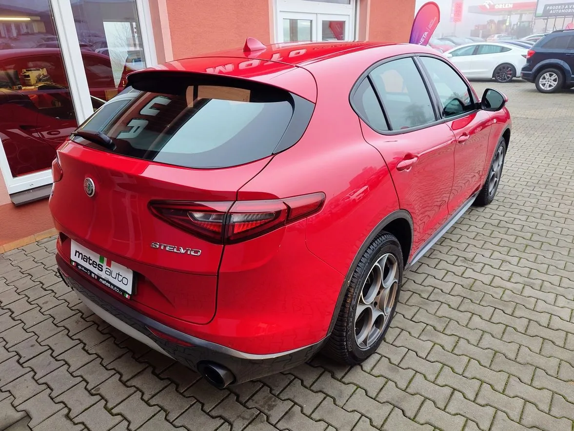 Alfa Romeo Stelvio 2023 photo 5