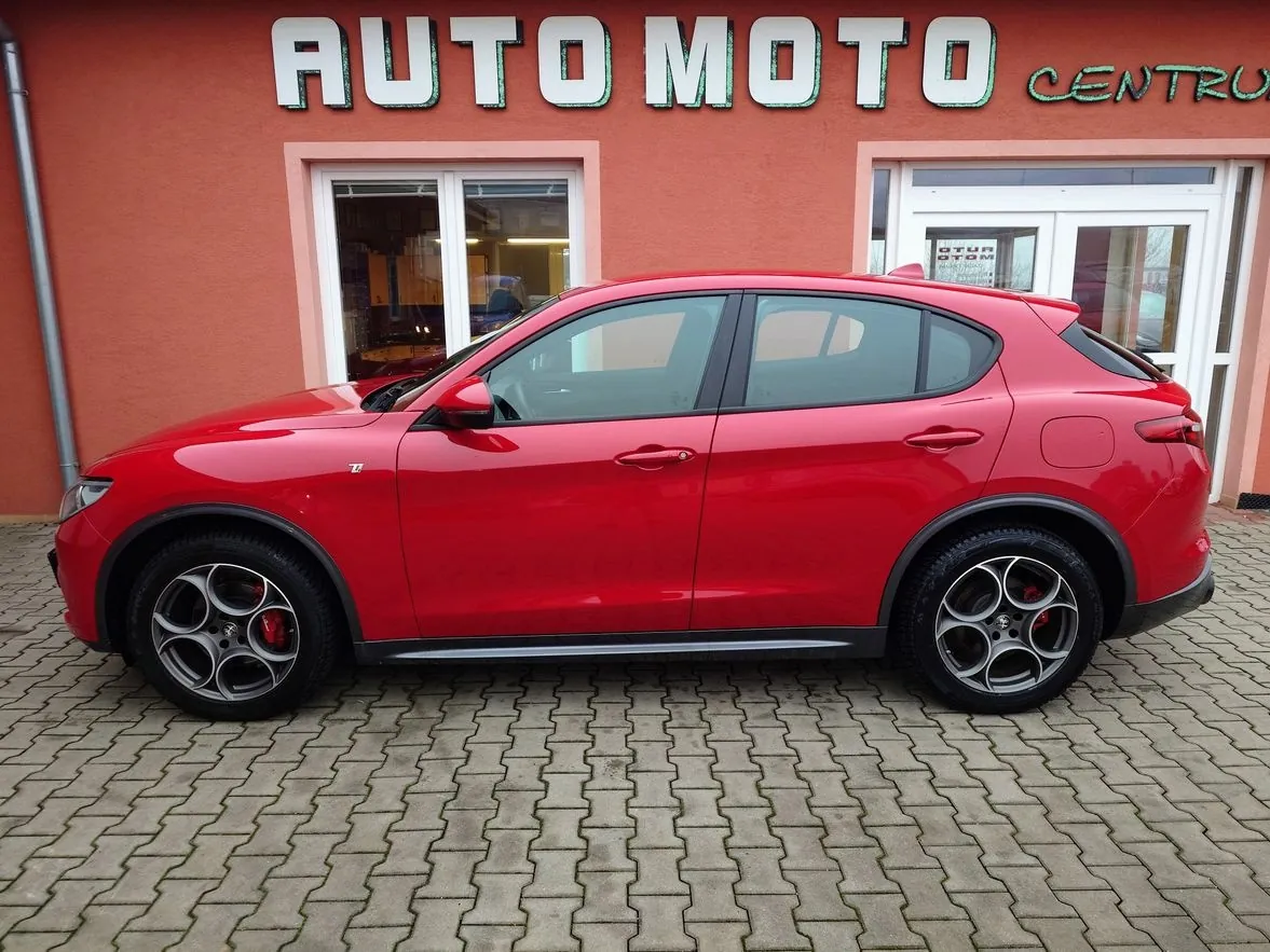 Alfa Romeo Stelvio 2023 photo 2