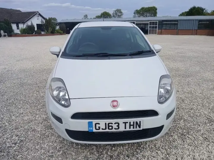 Fiat Punto 2013 photo 2