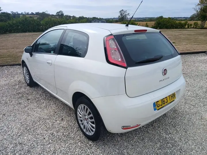 Fiat Punto 2013 photo 3