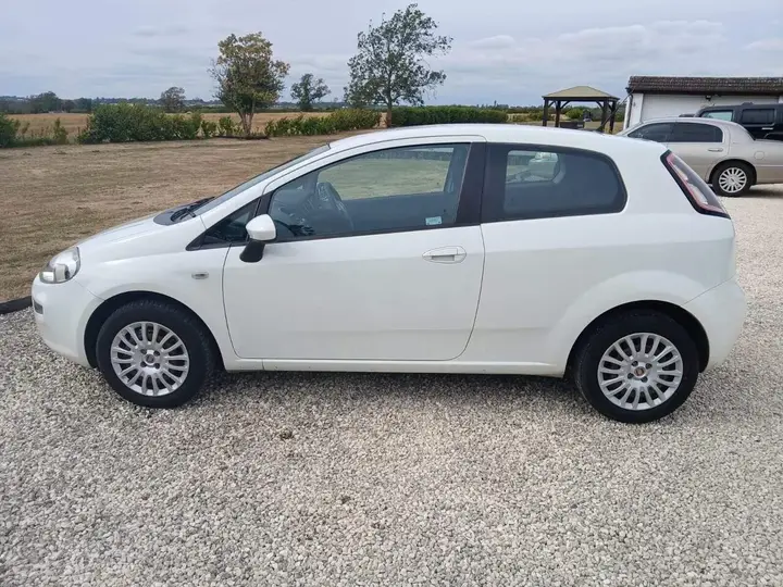 Fiat Punto 2013 photo 4