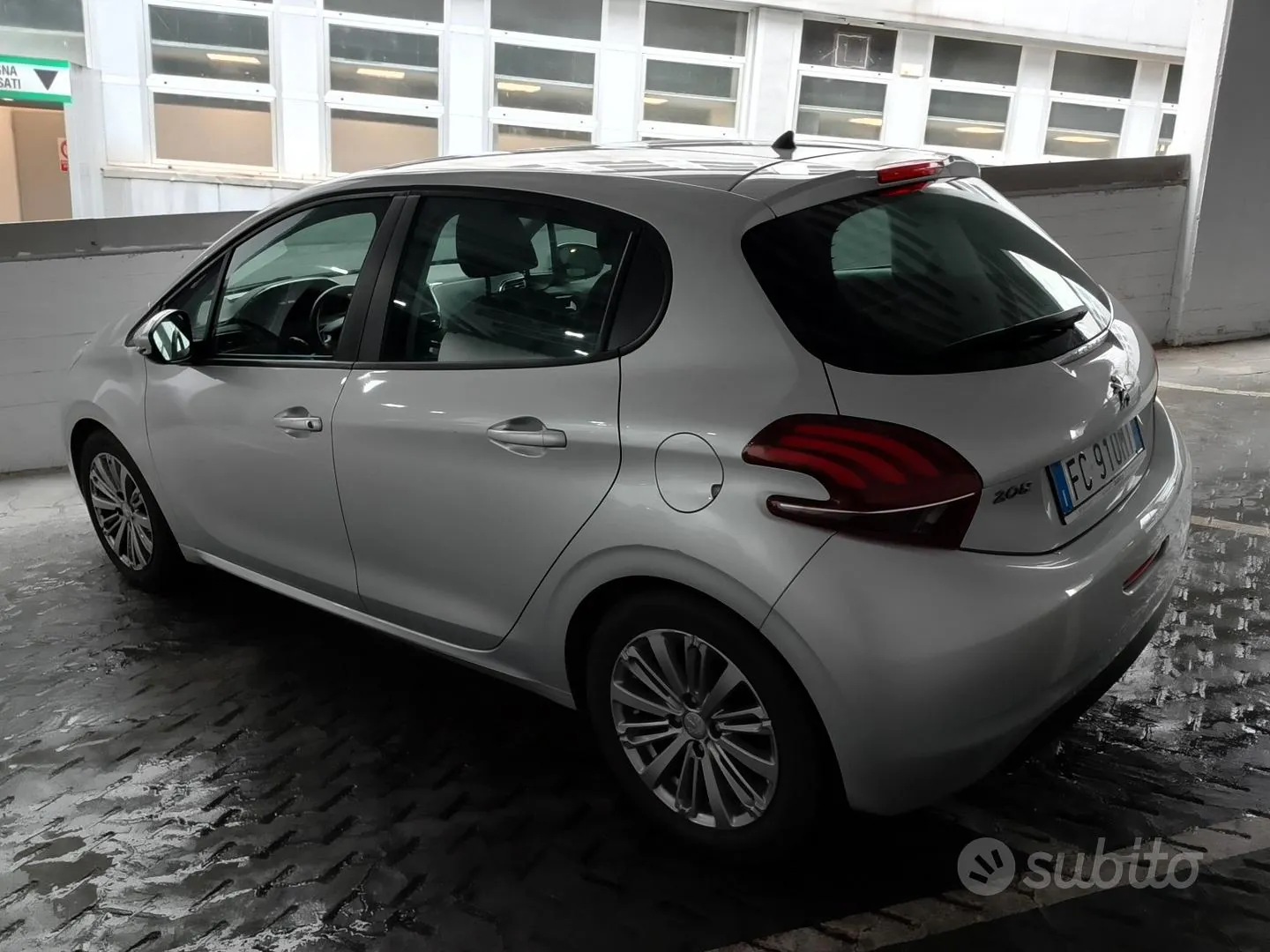 Peugeot 208 2016 photo 2