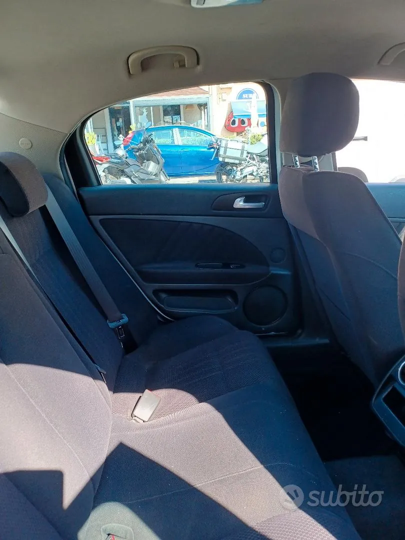 Alfa Romeo 159 2008 photo 5