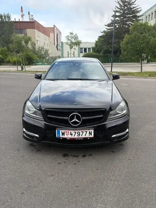 Mercedes-Benz C-Class 2012 photo 2