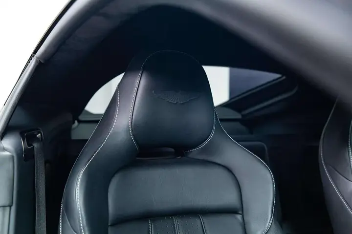 Aston Martin Vantage 2025 photo 5
