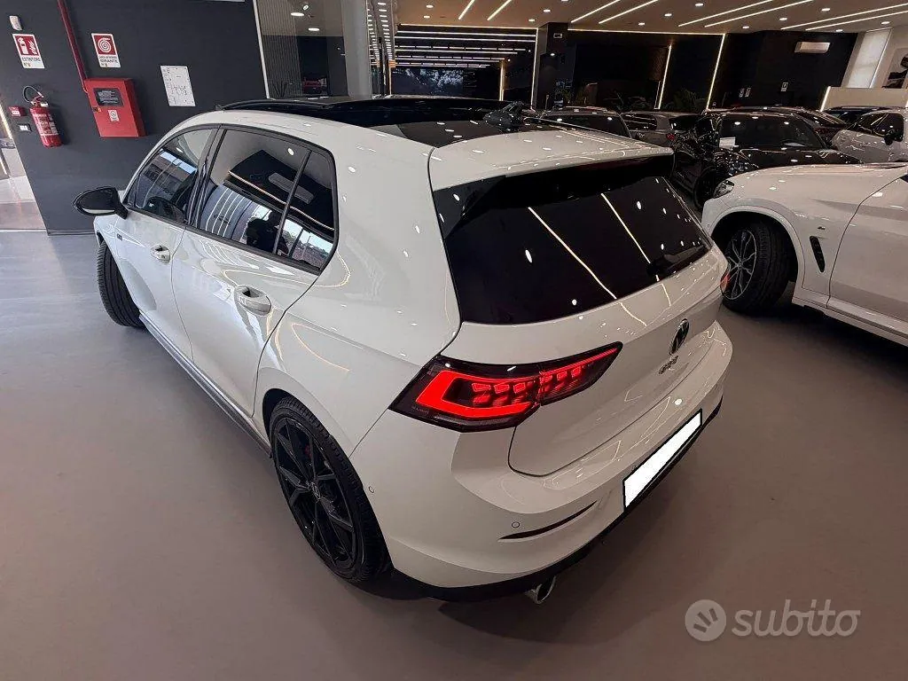 Volkswagen Golf 2024 photo 2