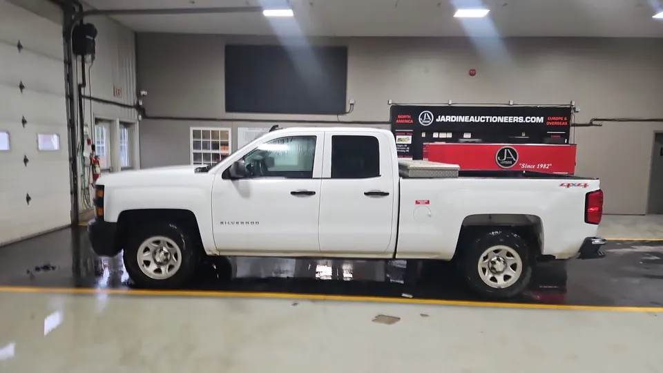 Chevrolet Silverado 1500 2015 photo 2