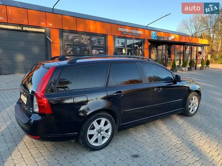 Volvo V50 2009 photo 2