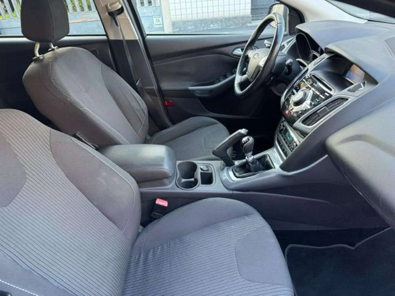 Ford Focus 2012 photo 3
