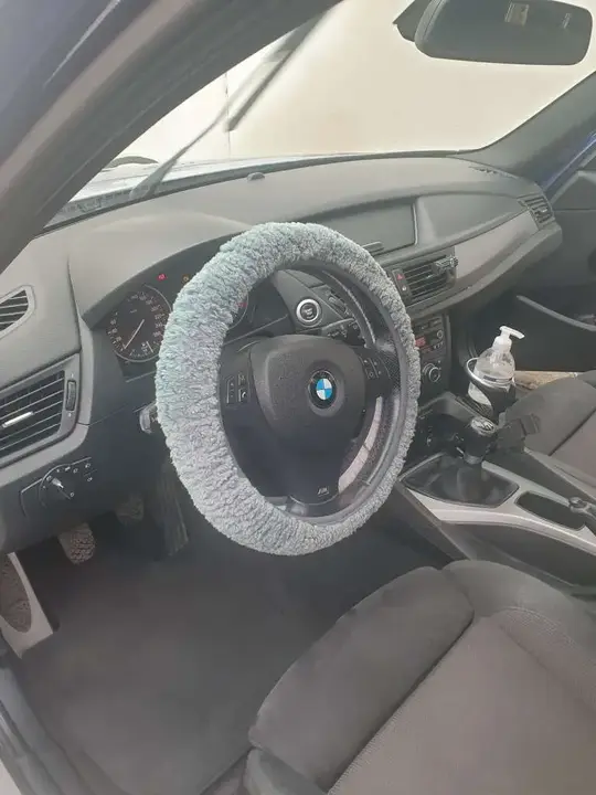 BMW X1 2012 photo 2
