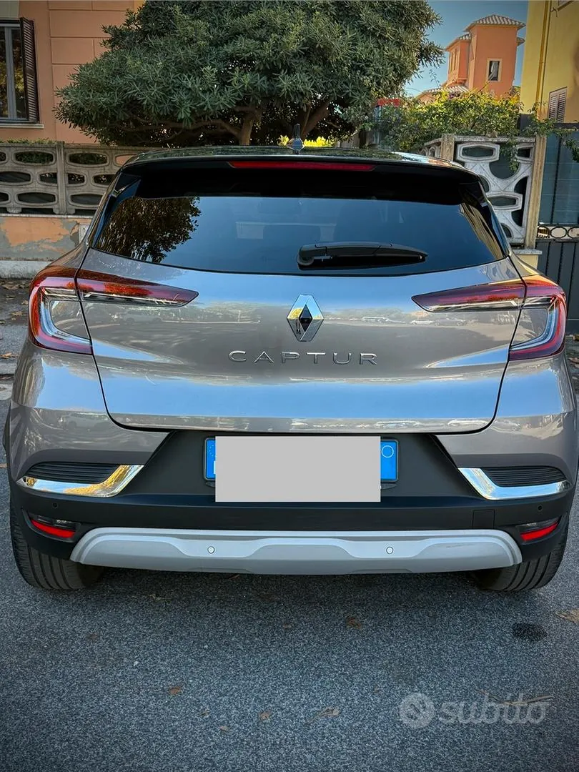 Renault Captur 2023 photo 3