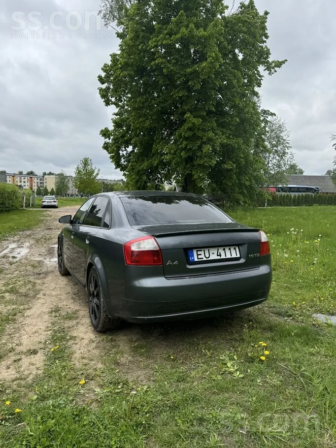 Audi A4 2002 photo 2