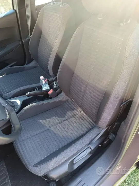 Peugeot 2008 2021 photo 2