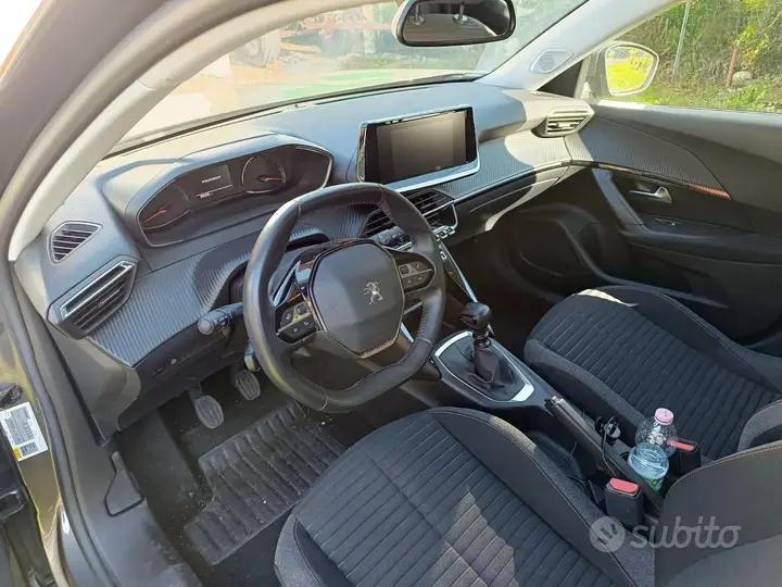 Peugeot 2008 2021 photo 3