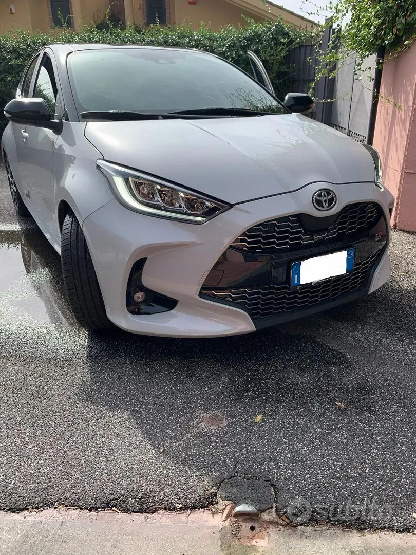 Toyota Yaris 2023 photo 4
