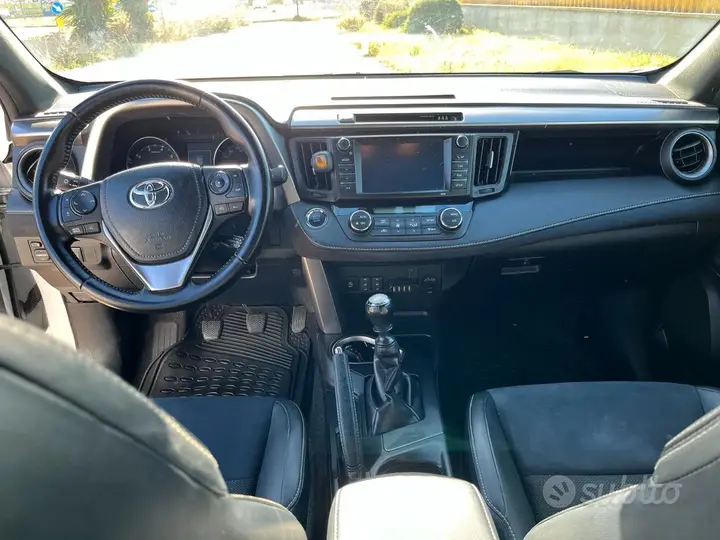 Toyota Rav4 2017 photo 2