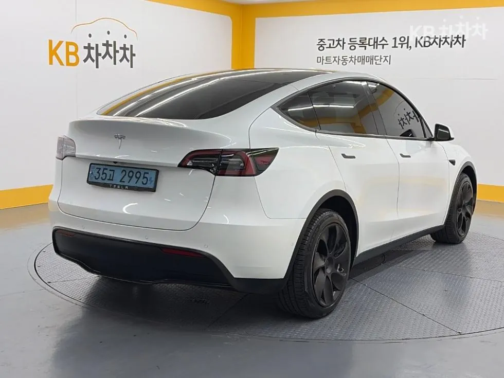 Tesla Model Y 2022 photo 4