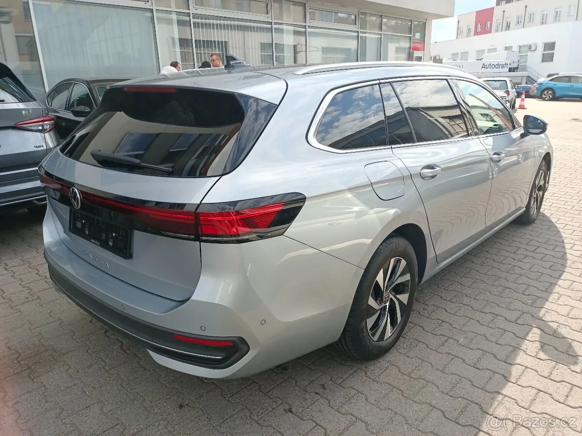 Volkswagen Passat 2024 photo 4