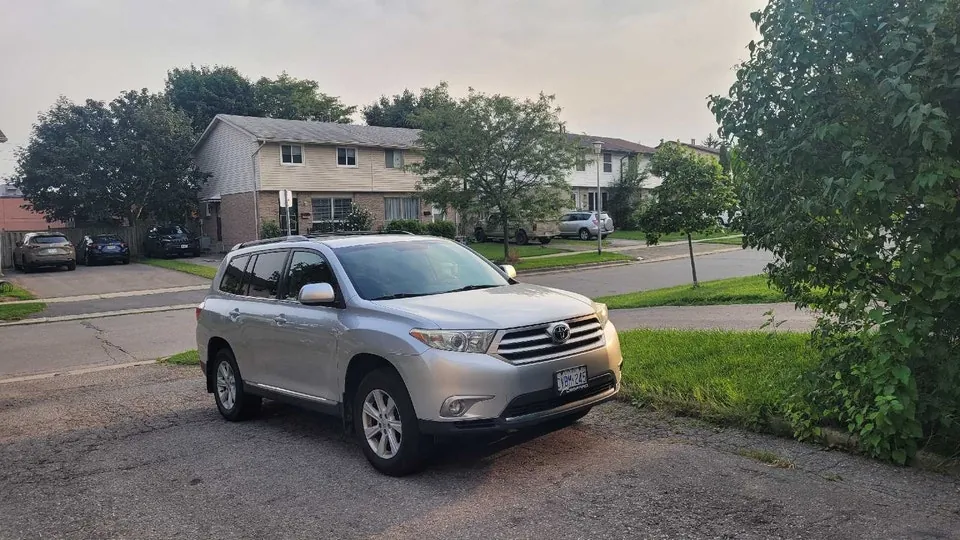 Toyota Highlander 2013 photo 2