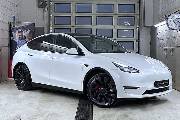 Tesla Model Y 2022 photo 2