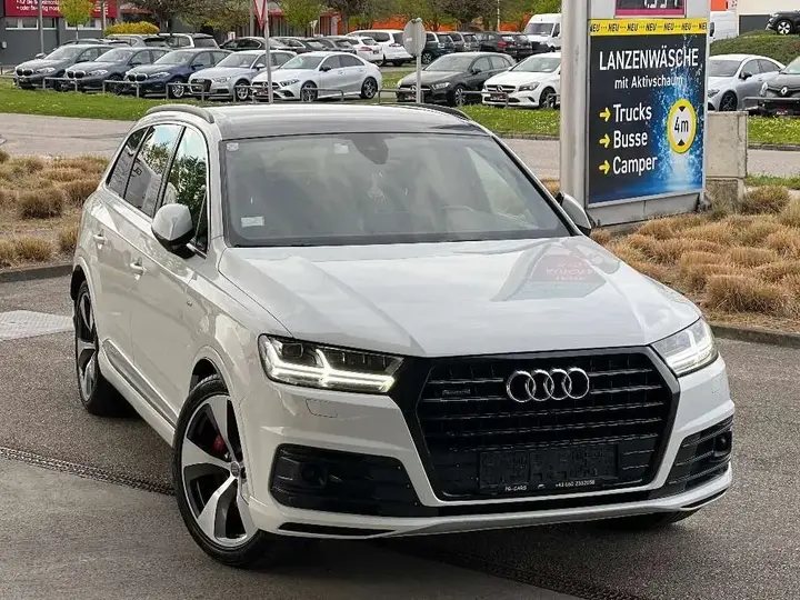Audi Q7 2015 photo 2