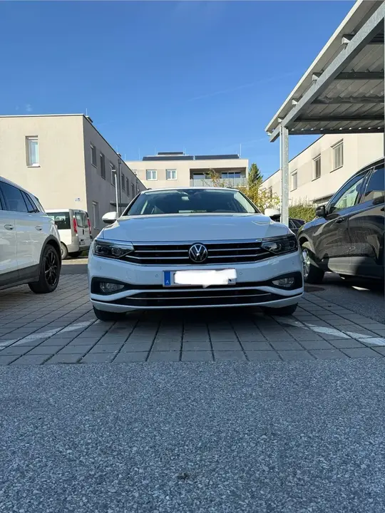 Volkswagen Passat 2021 photo 2