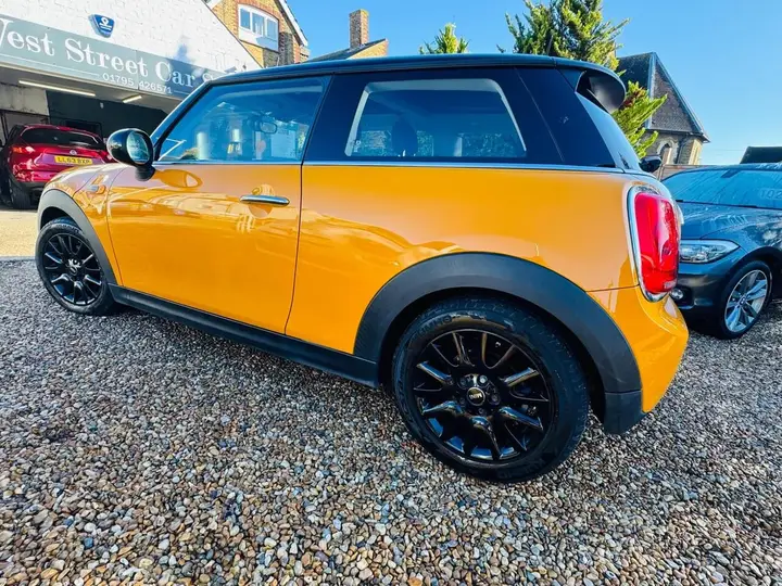 Mini Hatch 2014 photo 4