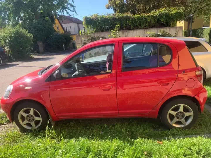 Toyota Yaris 2002 photo 3