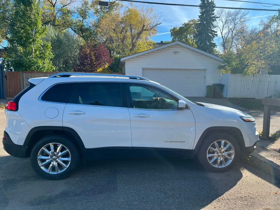 Jeep Cherokee 2015 photo 2