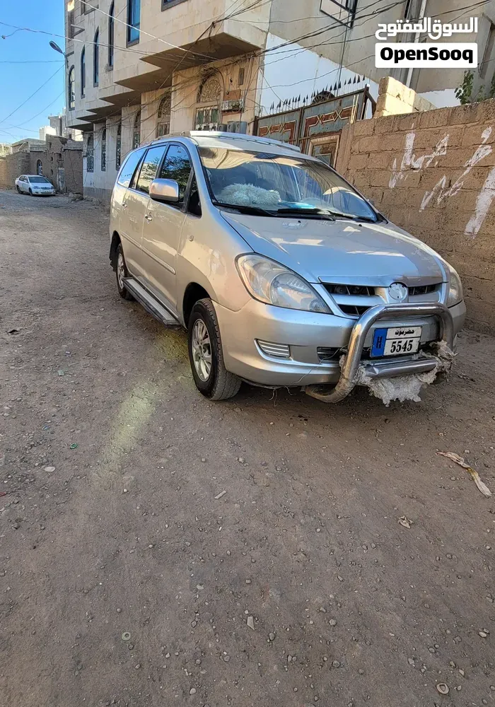 Toyota Innova 2006 photo 2