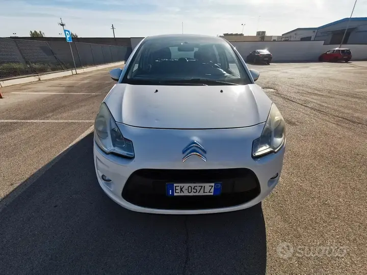 Citroen C3 2012 photo 2