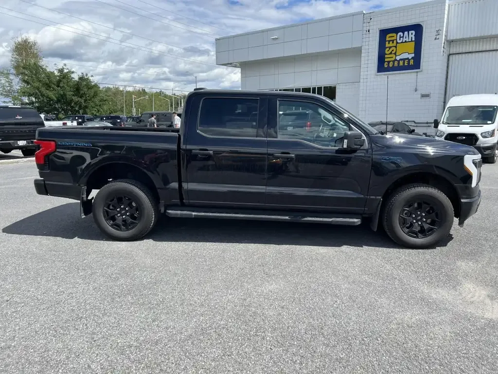 Ford F-150 Lightning 2025 photo 5