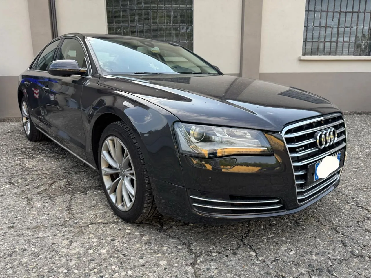 Audi A8 2013 photo 3