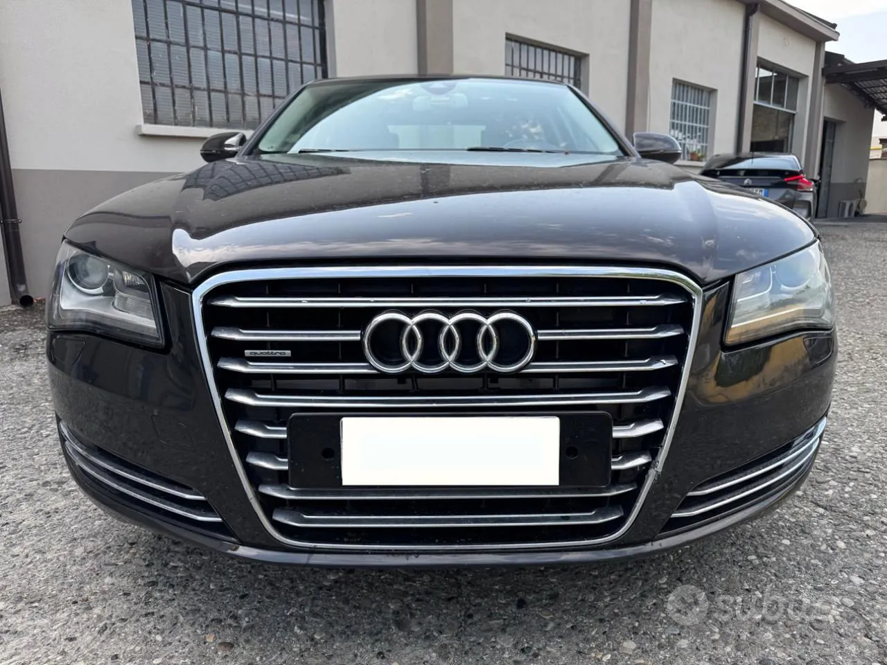 Audi A8 2013 photo 2