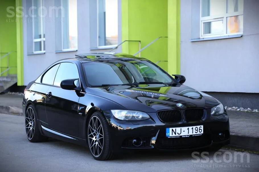 BMW 320 2010 photo 4