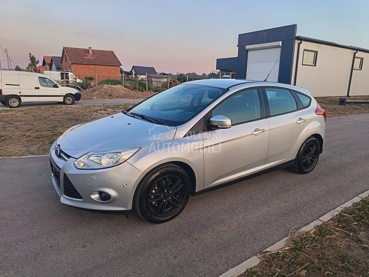 Ford Focus 2012 photo 2