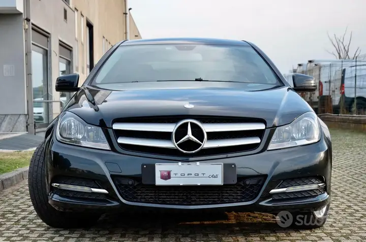 Mercedes-Benz C Coupe 2012 photo 2