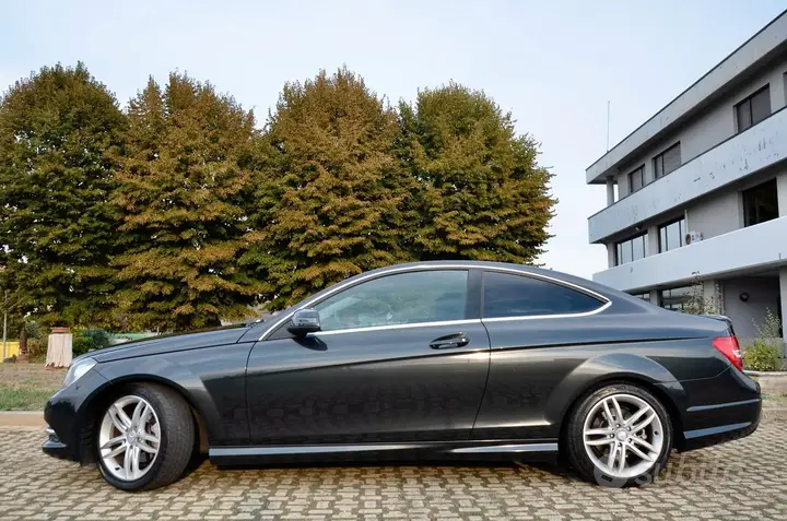 Mercedes-Benz C Coupe 2012 photo 3
