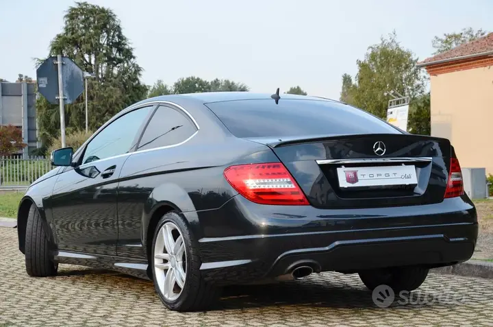 Mercedes-Benz C Coupe 2012 photo 4
