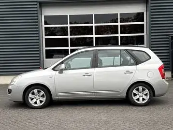 Kia Carens 2008 photo 2