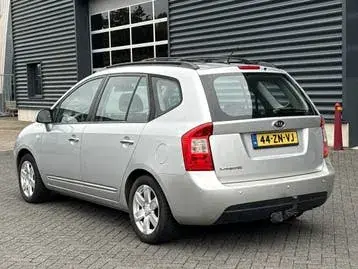 Kia Carens 2008 photo 3