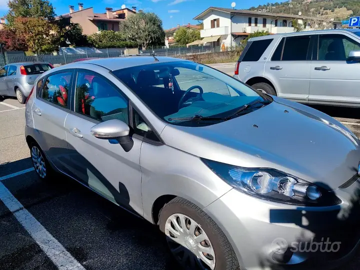 Ford Fiesta 2011 photo 3