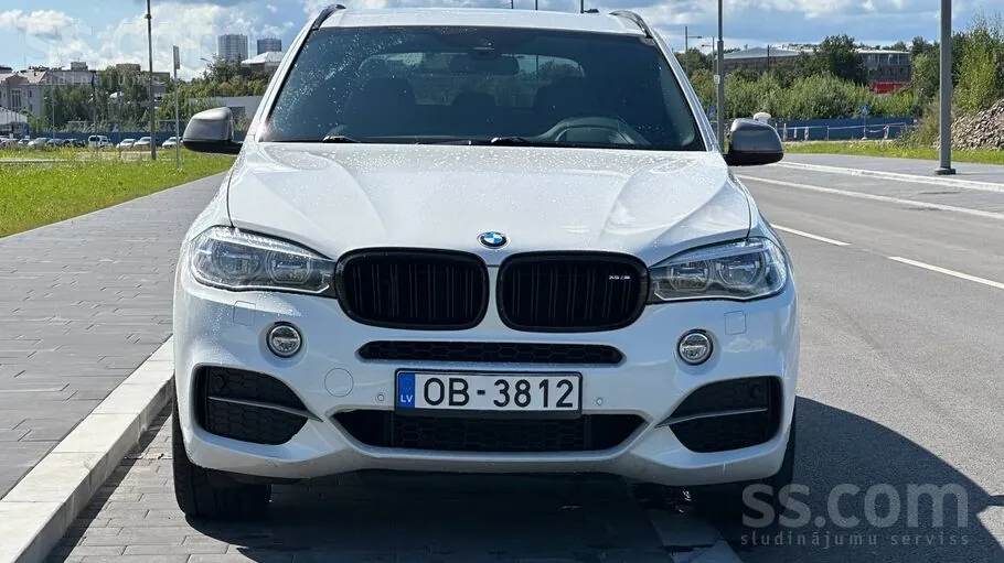 BMW X5 2014 photo 2