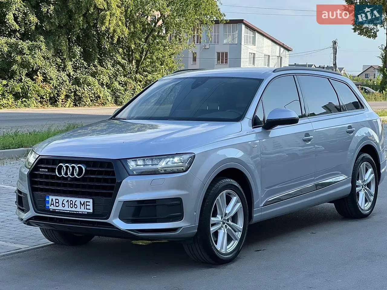 Audi Q7 2018 photo 2