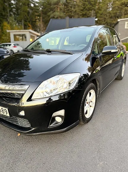 Toyota Auris 2012 photo 2
