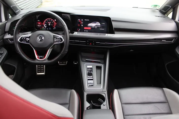 Volkswagen Golf 2021 photo 2