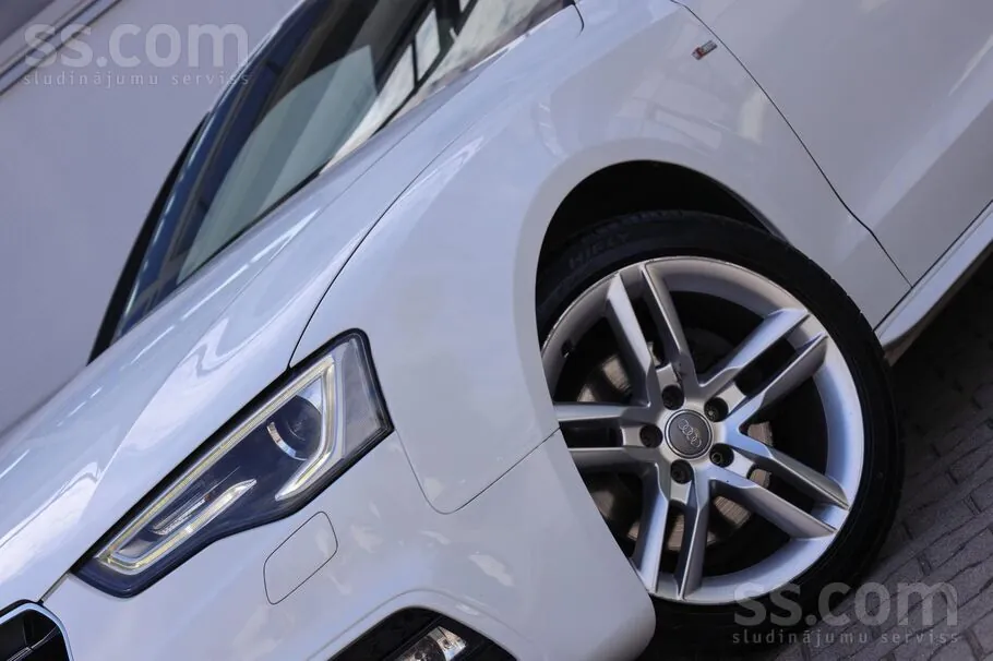 Audi A5 2012 photo 2