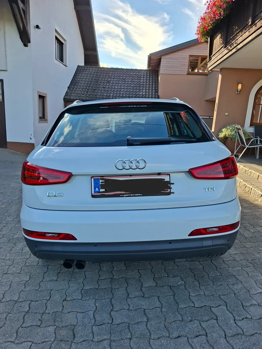 Audi Q3 2012 photo 3