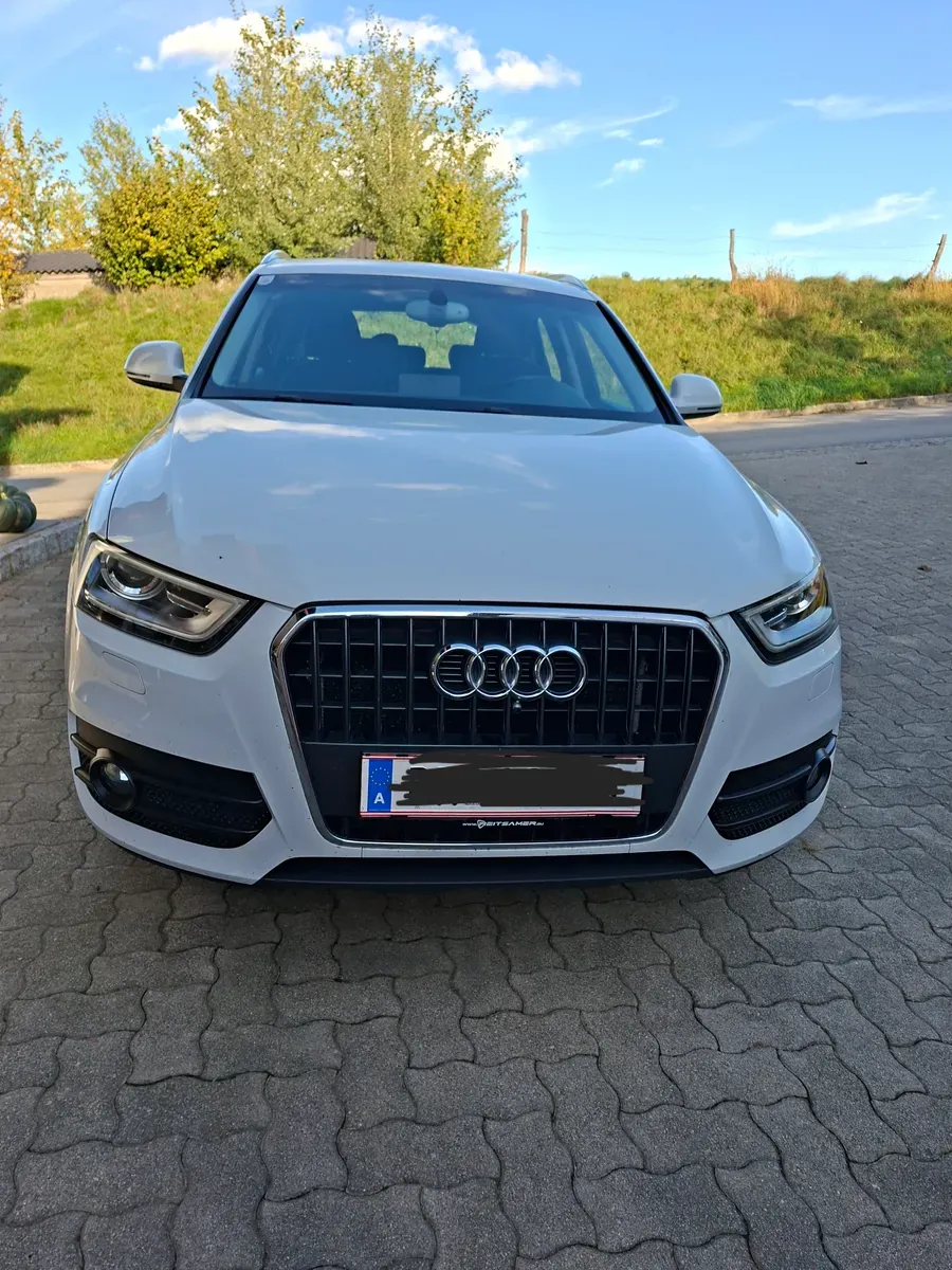 Audi Q3 2012 photo 2